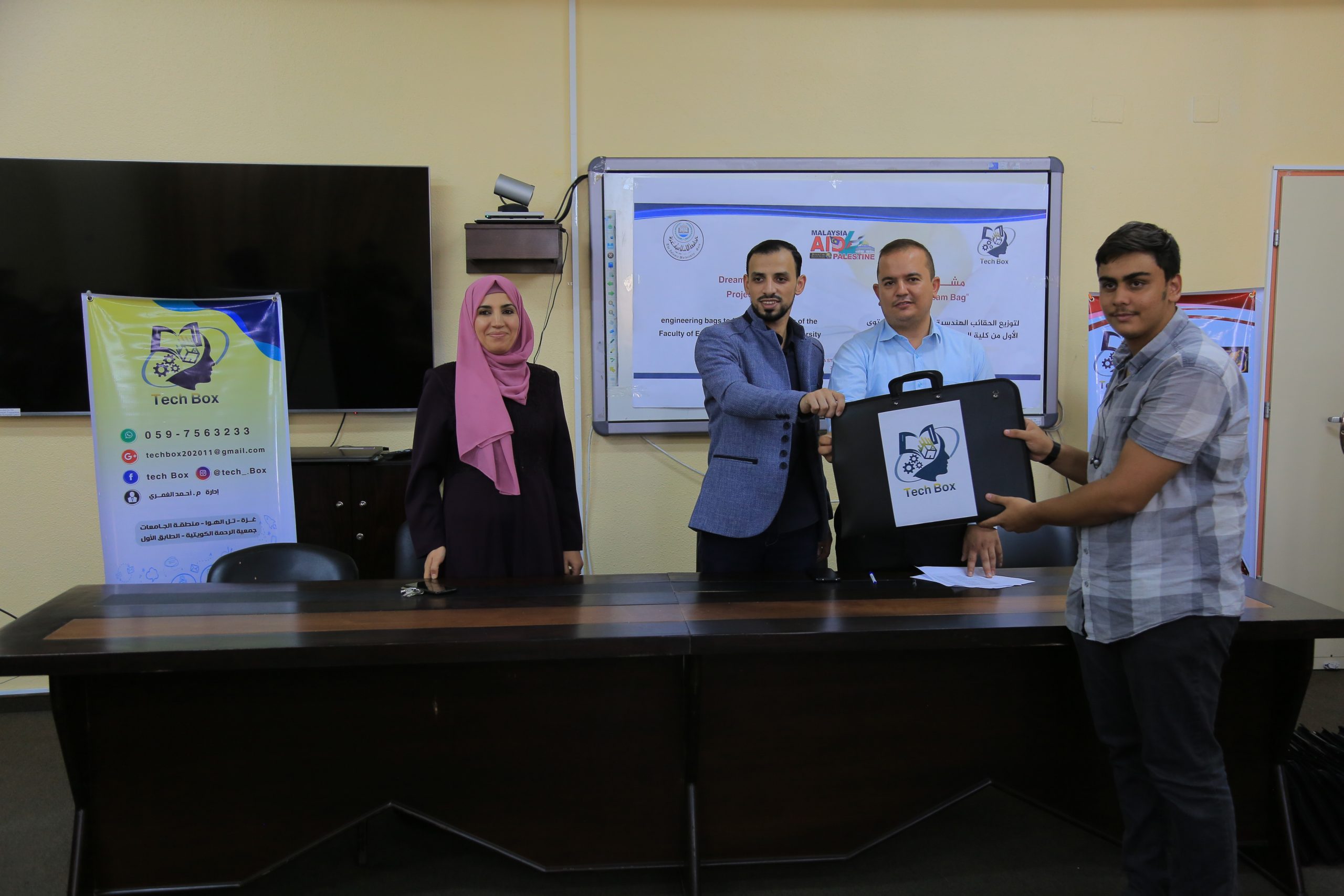 IUG and Tech Box Dispense “Dream Bags” to Fresh Engineers