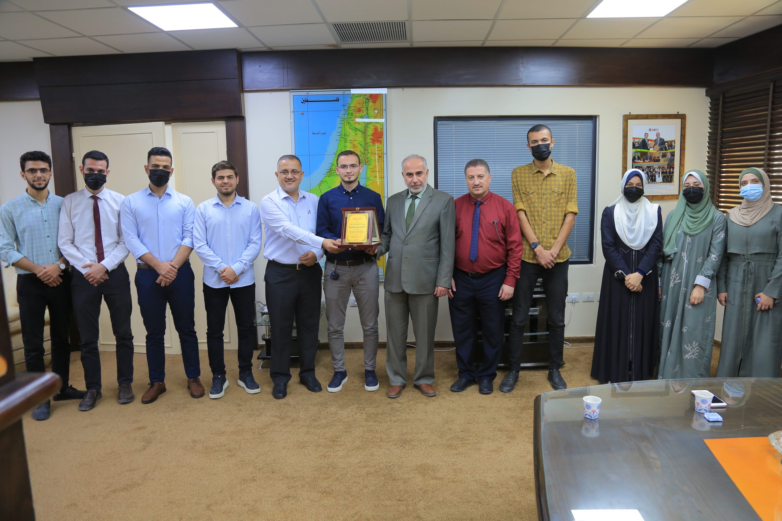 PalMontada and IUG Cooperates in Releasing Pending Graduation Certificates