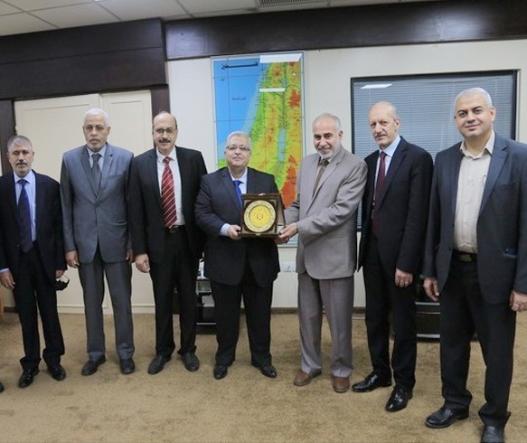 الجامعة الإسلامية تستقبل وفدًا من جامعة الأزهر لتعزيز سبل التعاون المشترك
