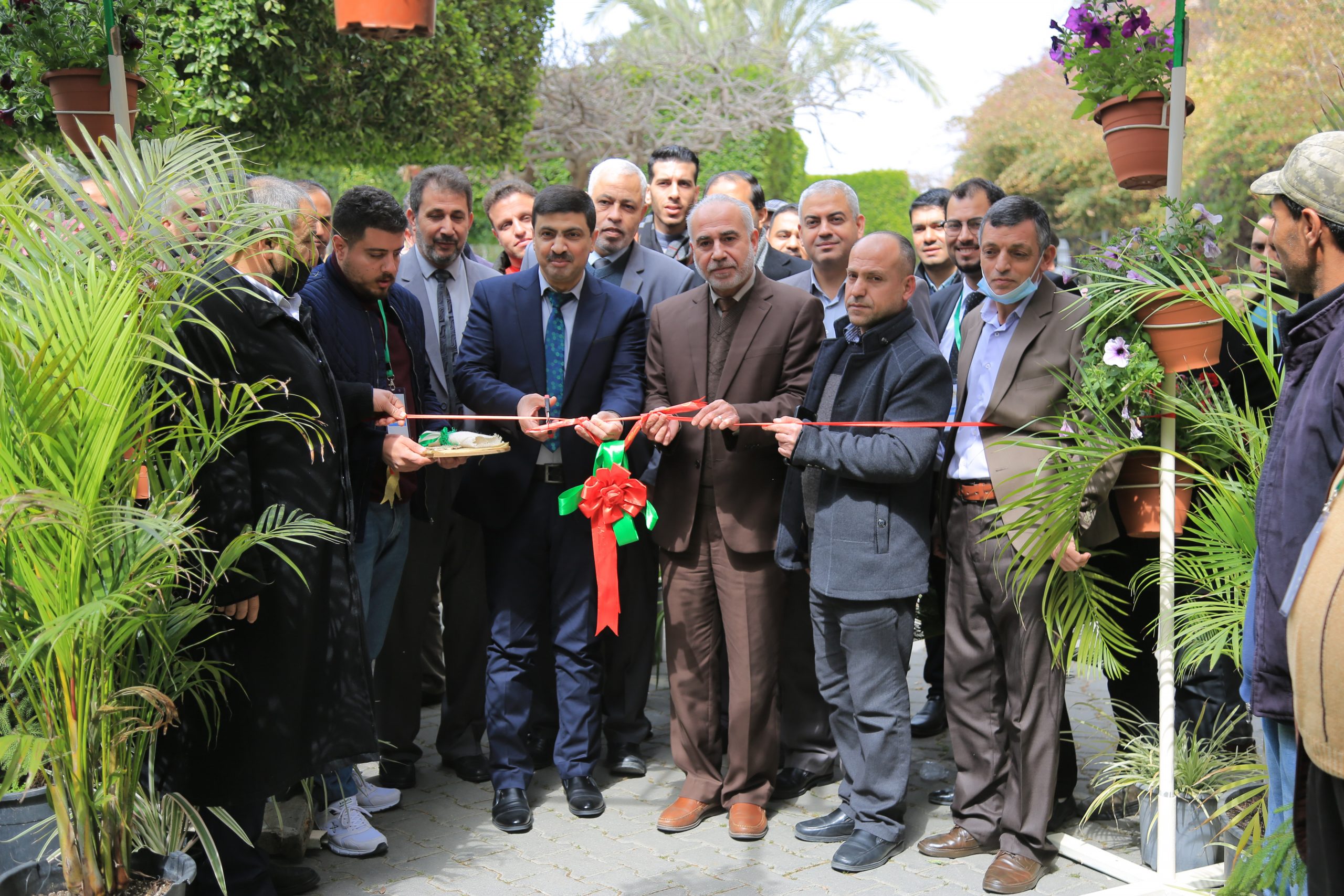In cooperation with Ministry of Agriculture; IUG inaugurates “Rabee Beladi” exhibition for Plants