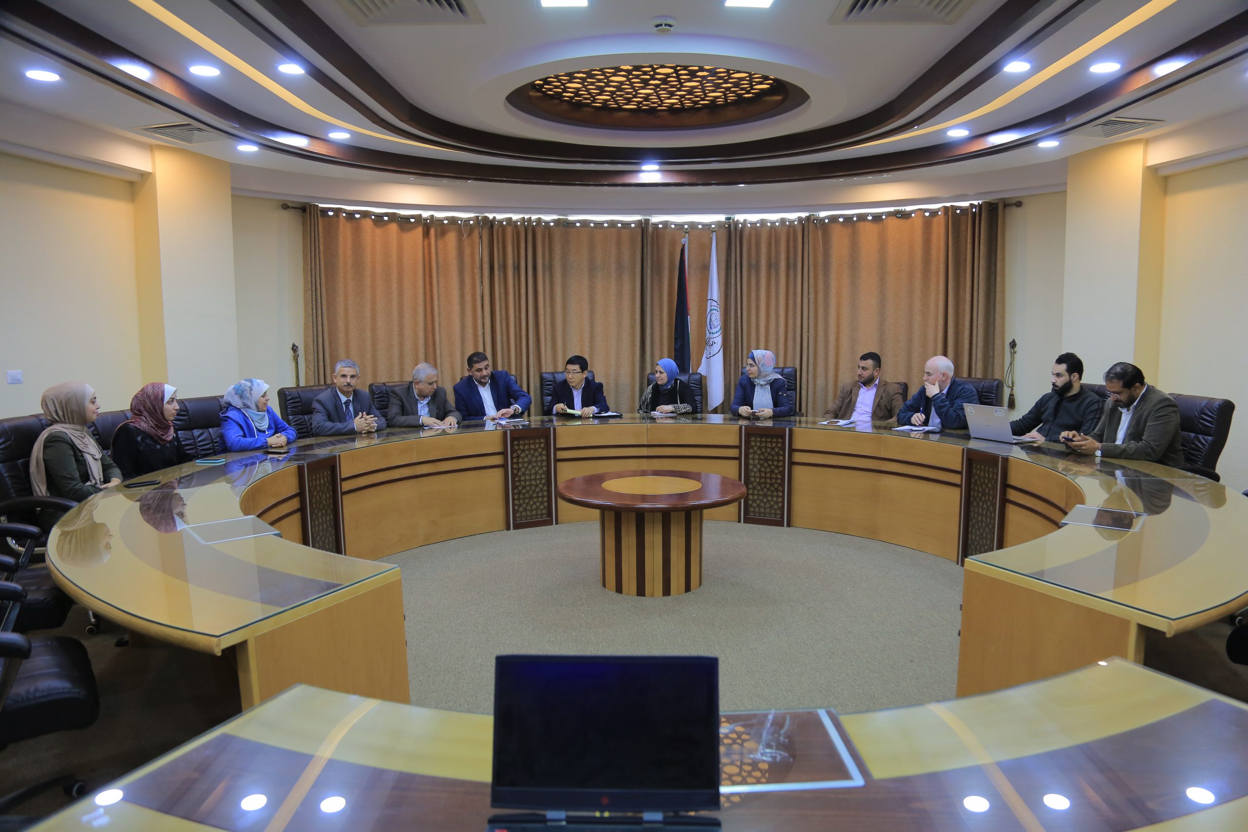 وفد من البنك الدولي وصندوق تطوير جودة التعليم العالي يزور الجامعة الإسلامية