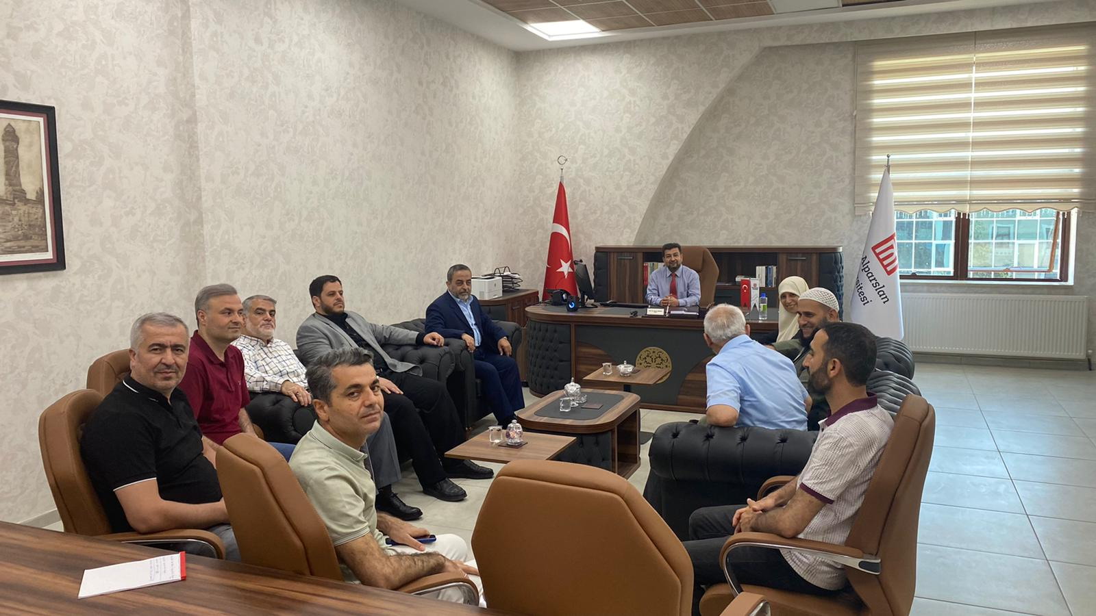 A delegation from the faculties of Islamic Foundation, Sharia and Law completes an exchange period at Mus Alparslan University in Turkey