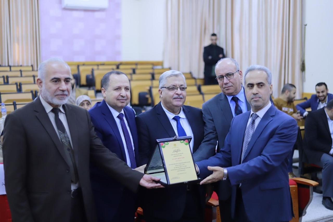 وزارة التعليم العالي والبحث العلمي تكرّم أكاديميين من الجامعة من المصنفين ضمن أفضل 2% في العالم في البحث العلمي