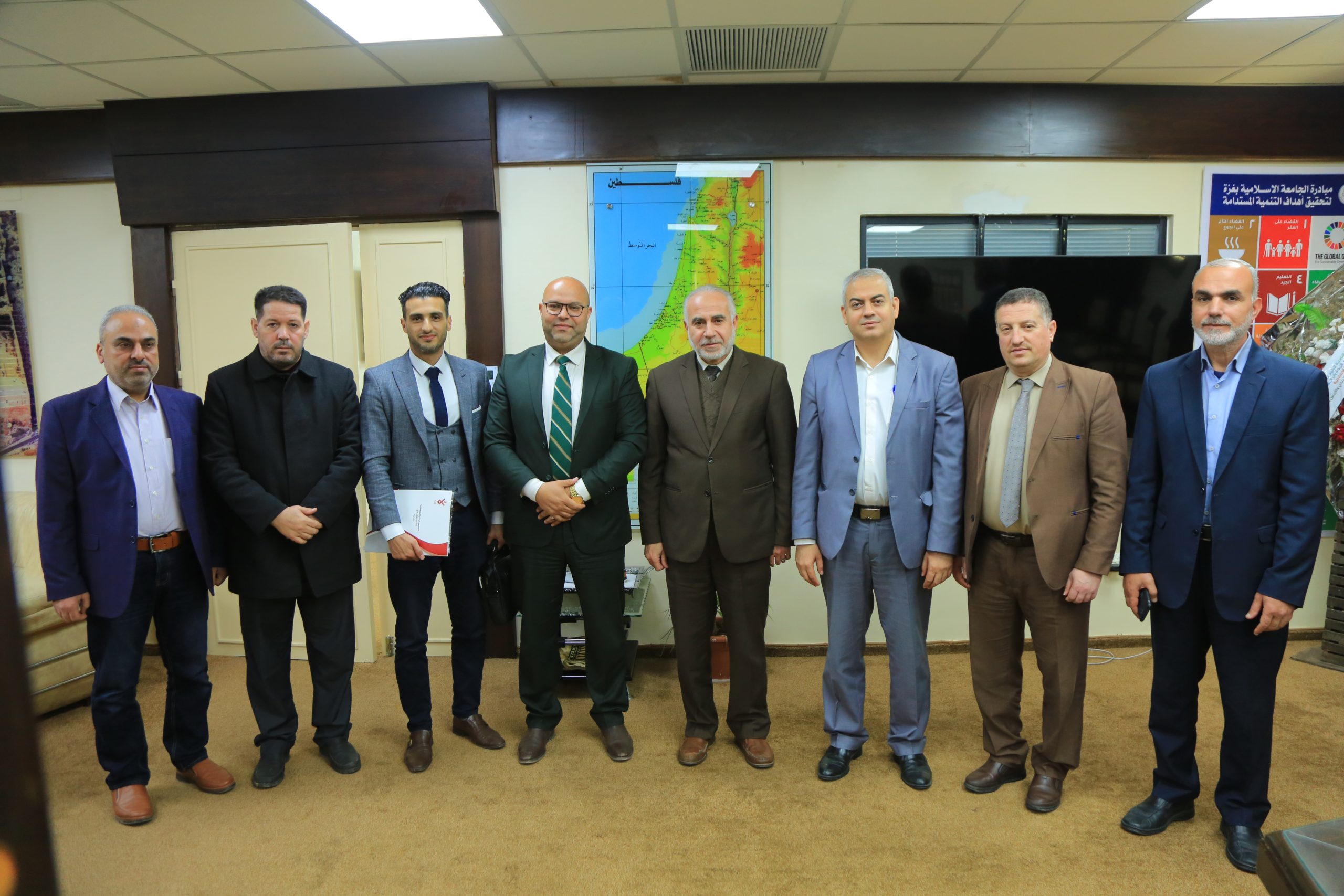 IUG receives a delegation from Palestinian National Economic Empowerment Institution