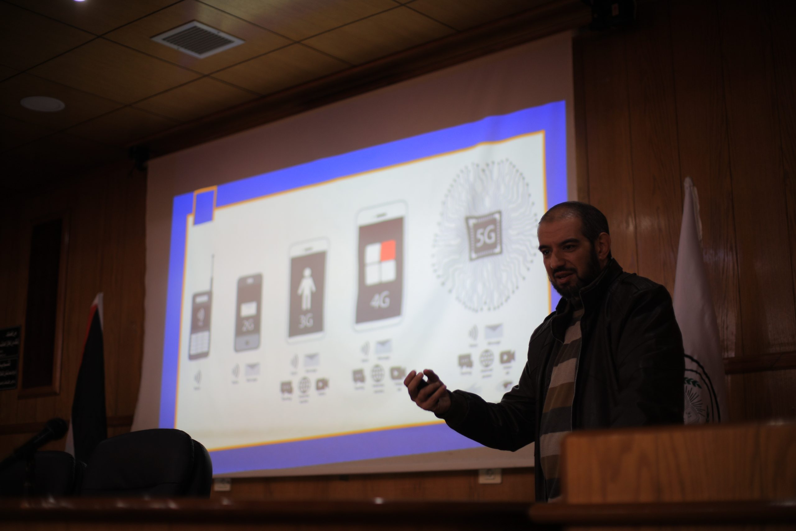 IUG’s Extracurricular Activities and Voluntary Work Unit organizes technical lecture on cybersecurity in light of new internet technologies